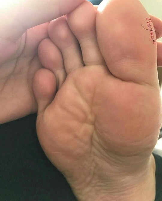 Sweet Smelling Teens Feet