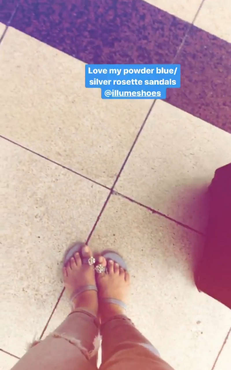 Ushna Shah Feet