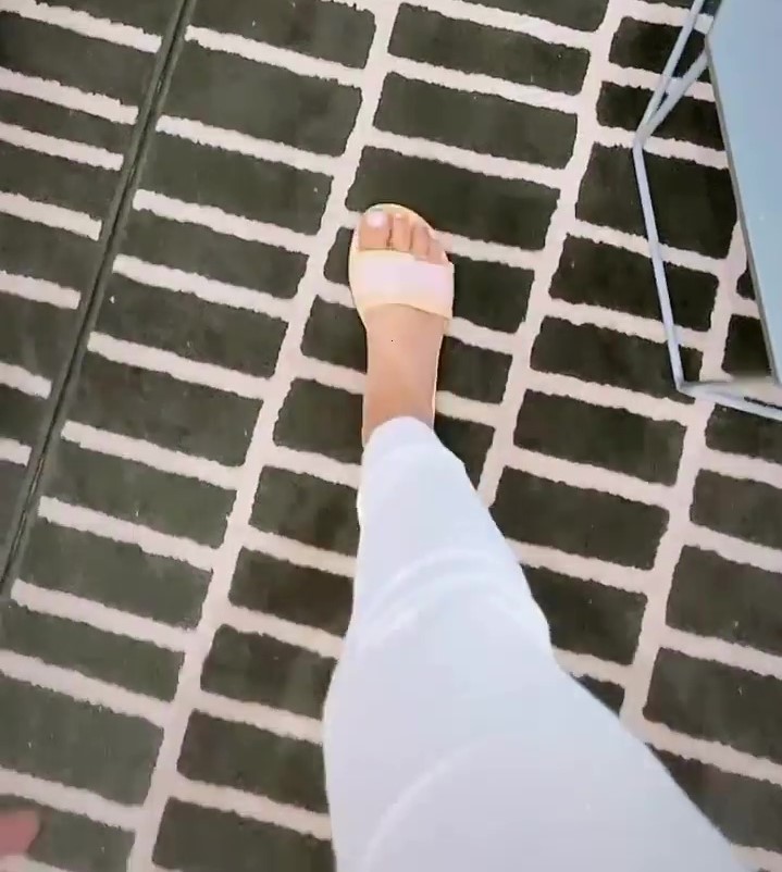 Juliette Freire Feet