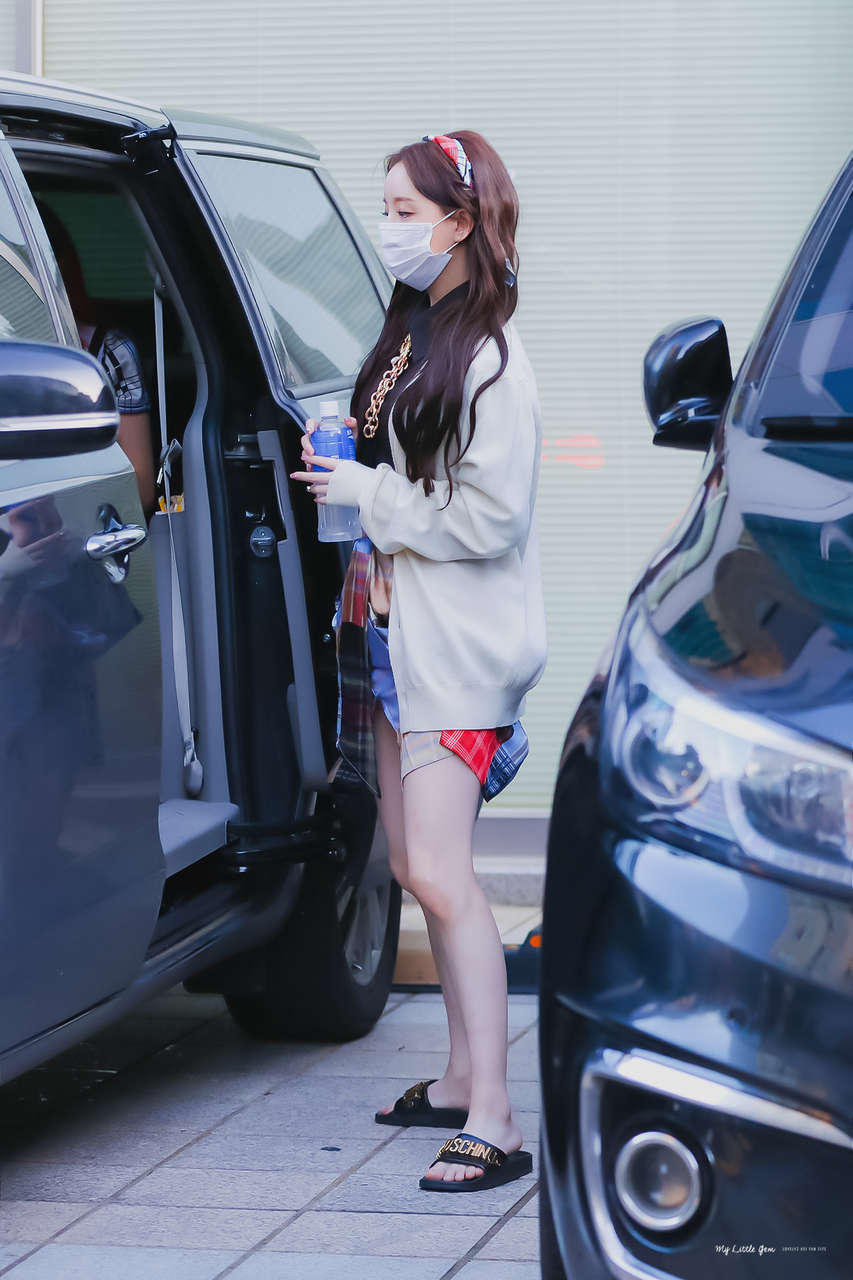 Kim Ji Yeon Feet