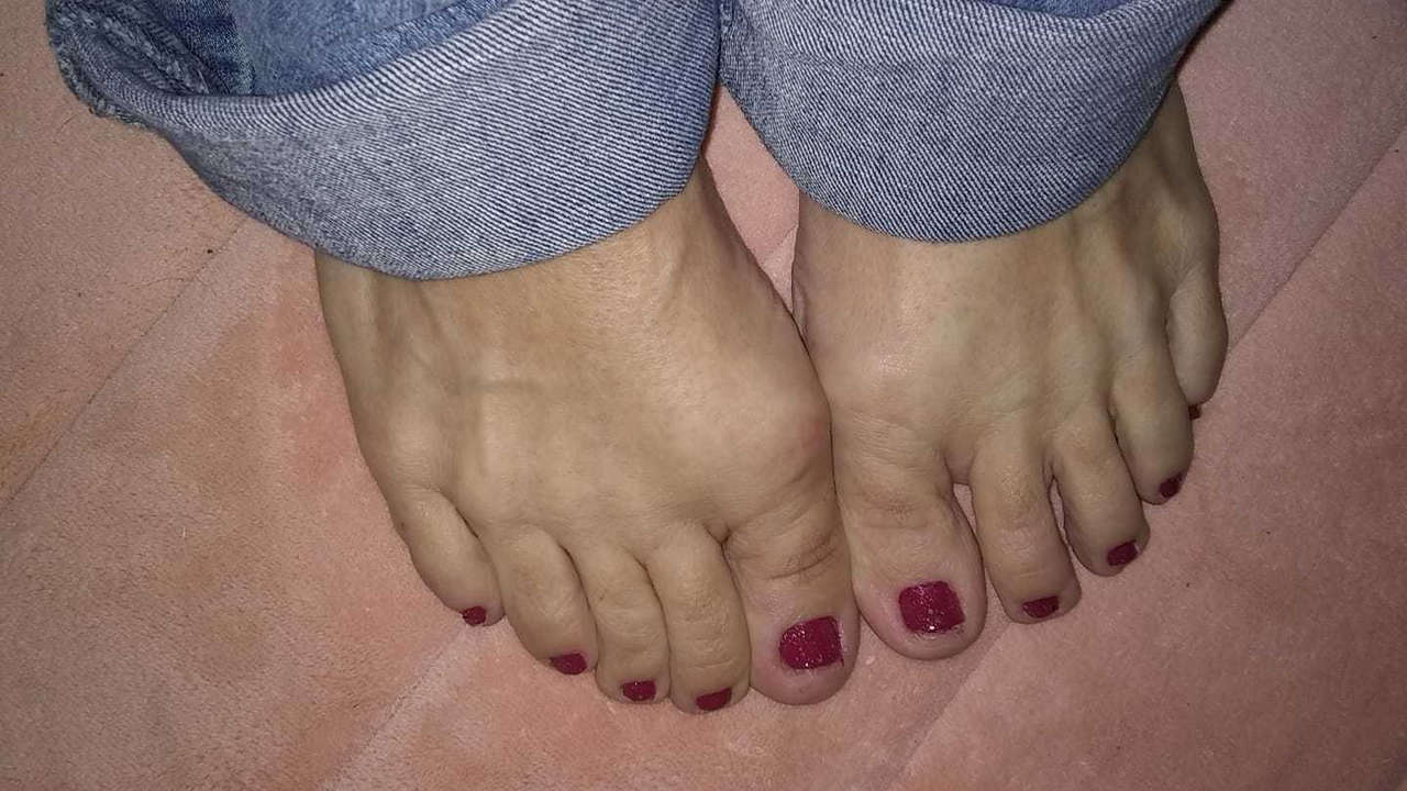 Lady Victoria Feet