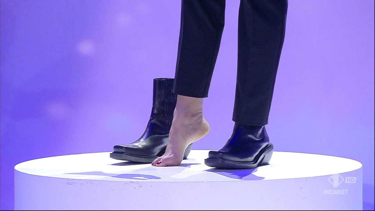 Michela Giraud Feet