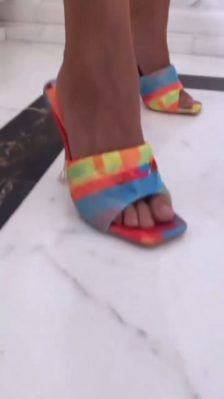 Sara Dastjani Feet