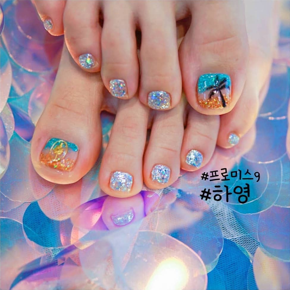 Song Ha Young Feet