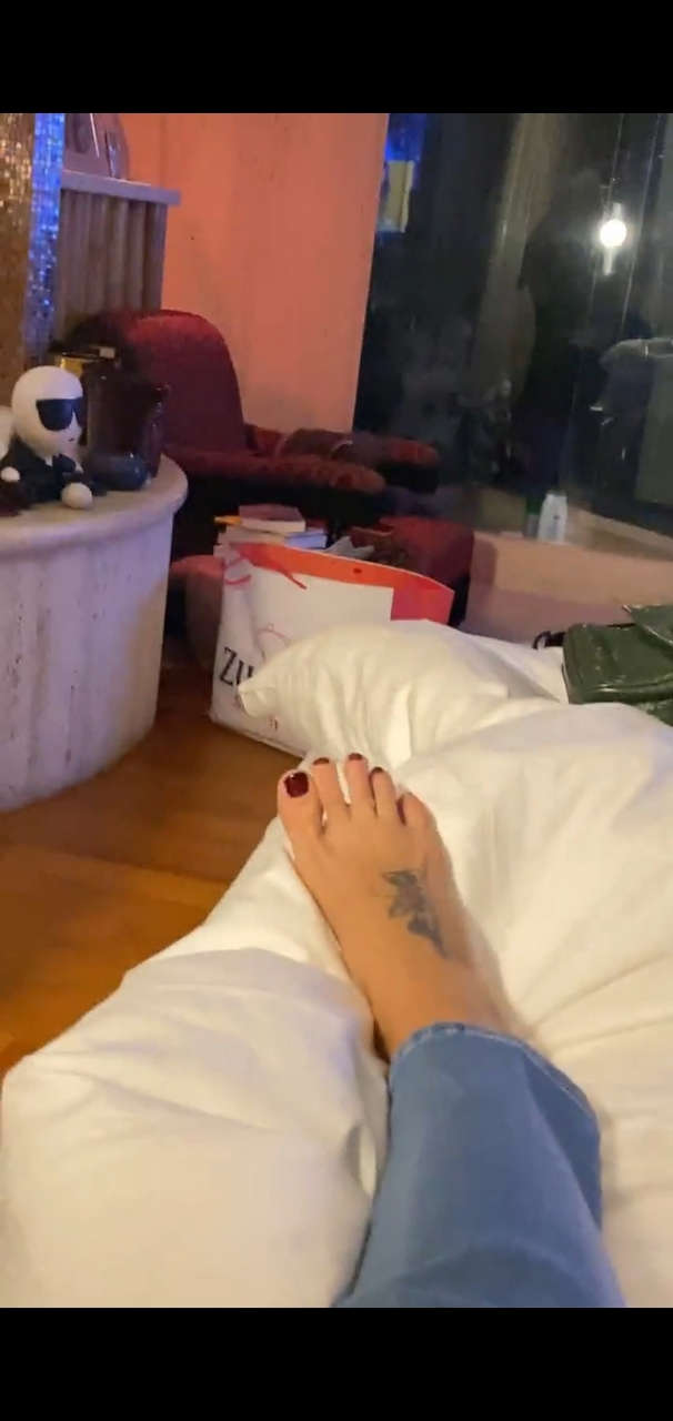 Sonia Bruganelli Feet