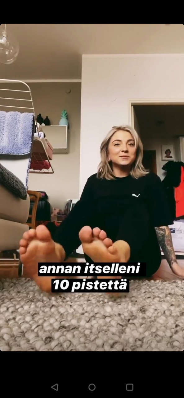 Veronica Verho Feet