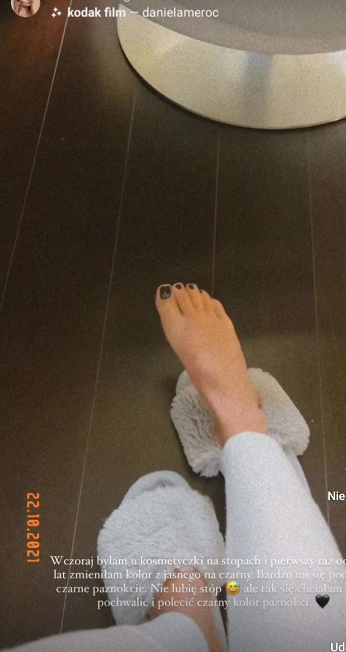 Weronika Sowa Feet