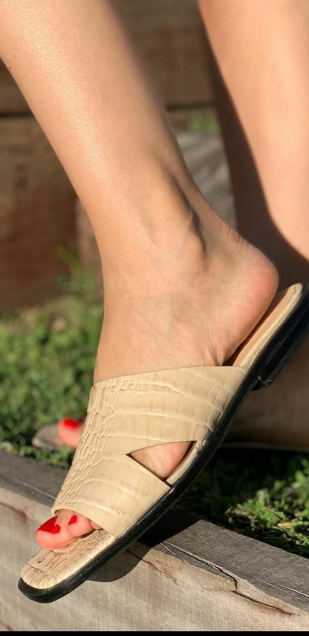 Carolina Ardohain Feet