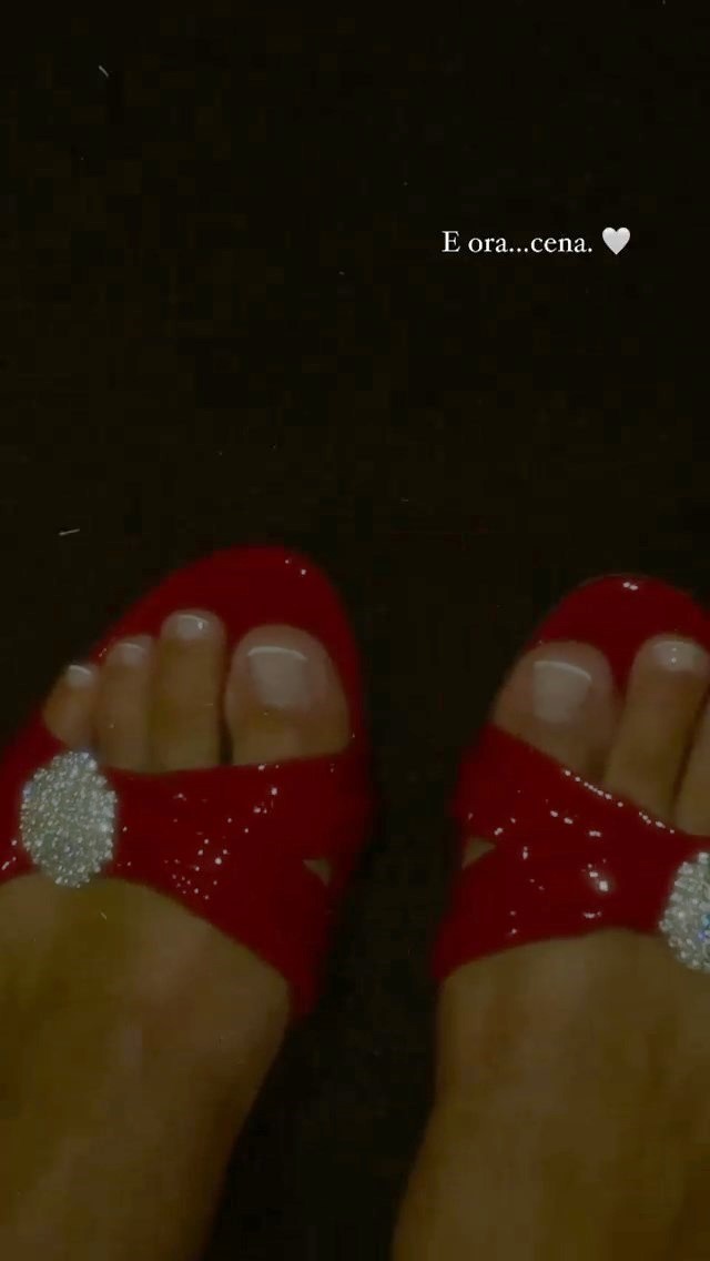 Elisa Maino Feet