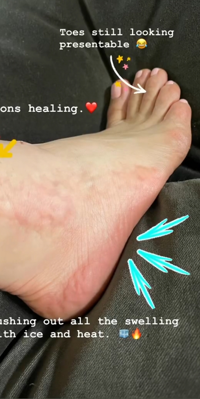 Natalie Neidhart Feet