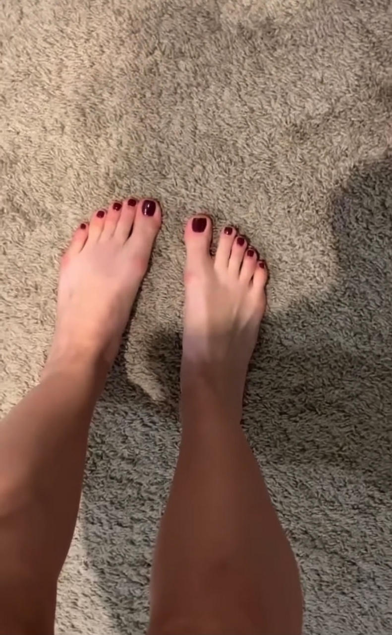Nicole Louise Frye Feet