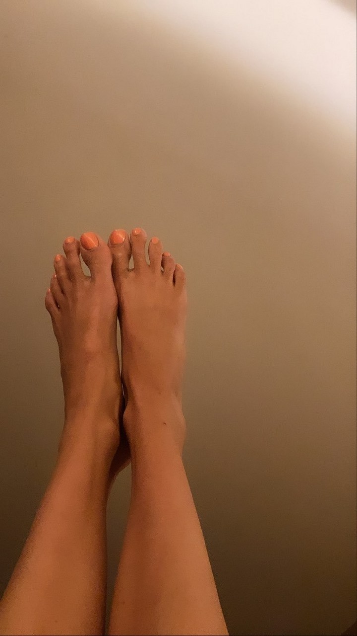 Shailene Woodley Feet