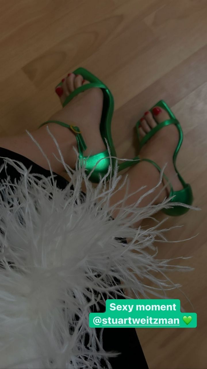 Yulianna Karaulova Feet