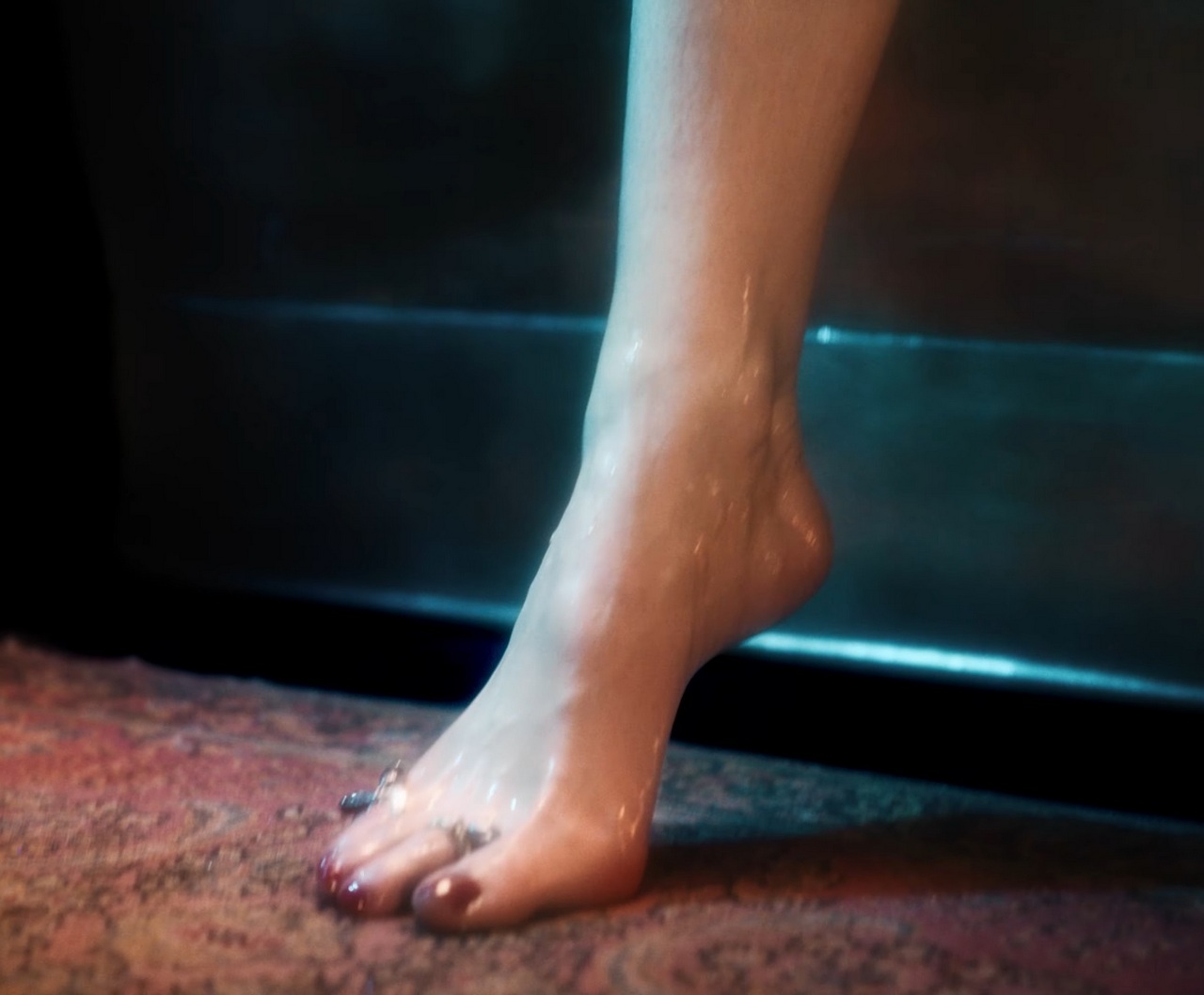 Caroline Polachek Feet