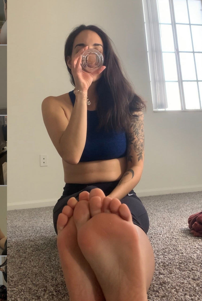 Courtney Lapresi Feet