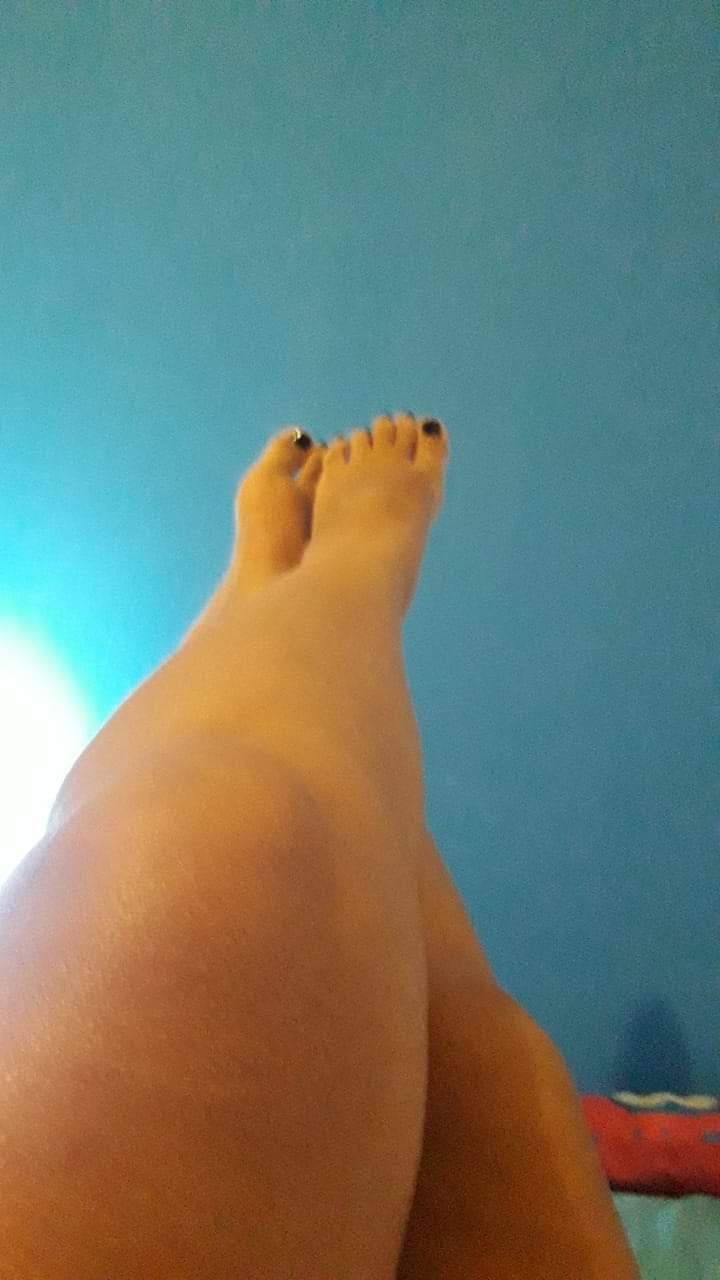 S Lvia Goiabeira Feet