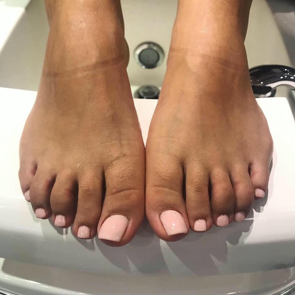 Selma Omari Feet