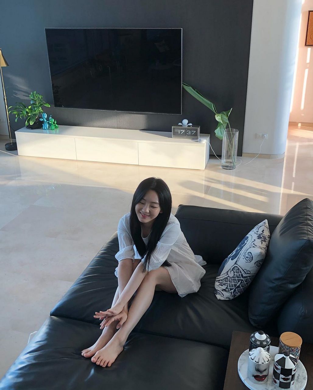Yi Hyun Cho Feet