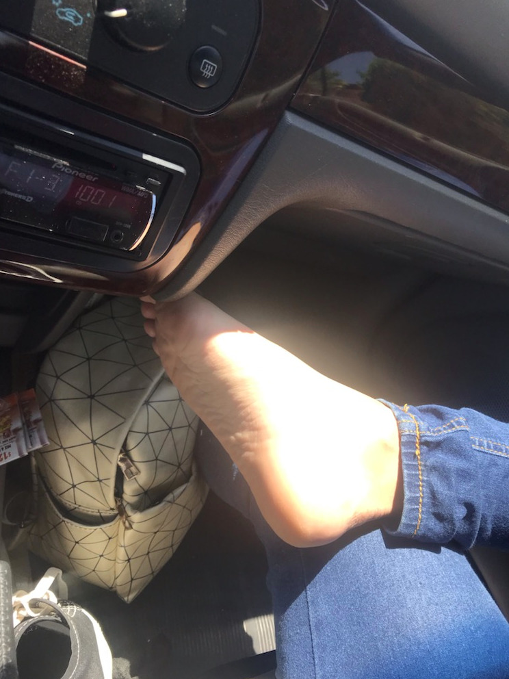 Airam Barefoot In The Car