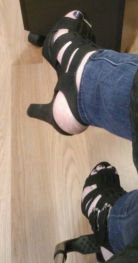 Dahlia Black Fun Heels