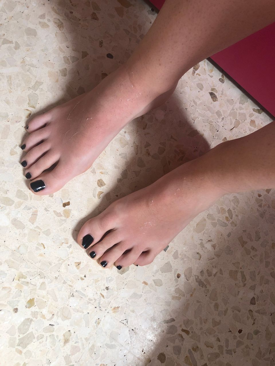 Feet Space Black