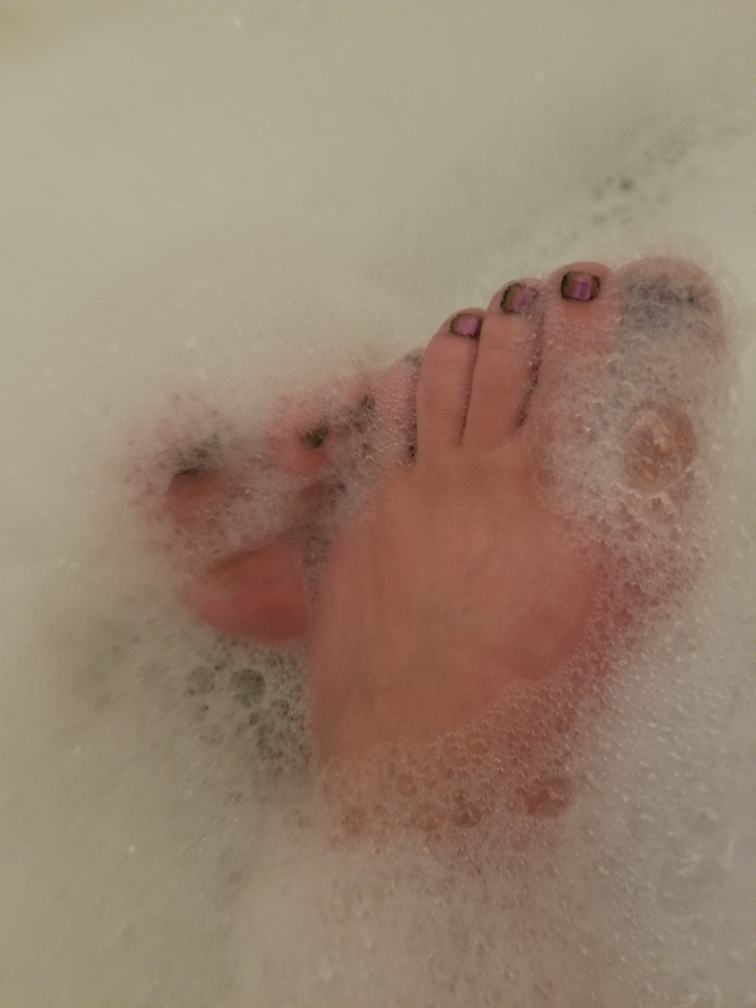 Footgirle Bath Time