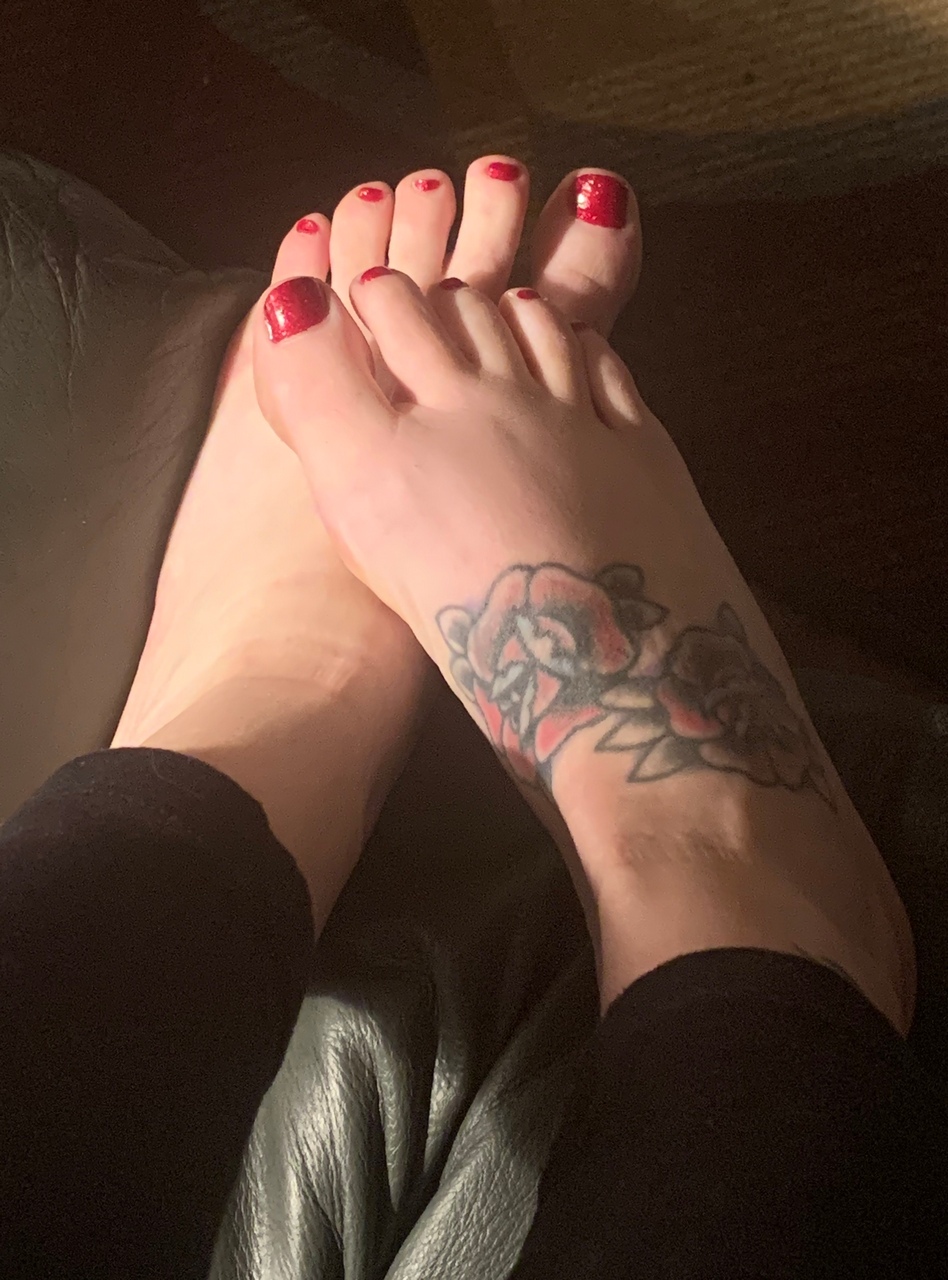 Glittermyfeet My Pretty Bare Feet