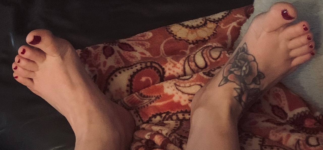 Glittermyfeet My Pretty Bare Feet