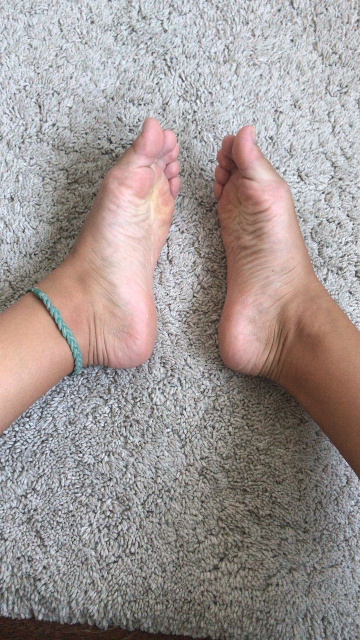 Katie Banks My Feet On And Off