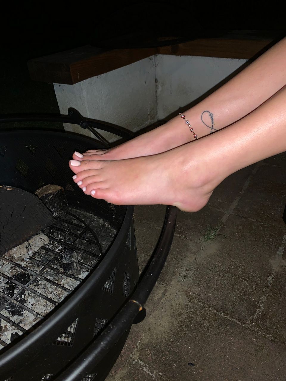Kelsey Lewis Check Out My Toes By The Fire