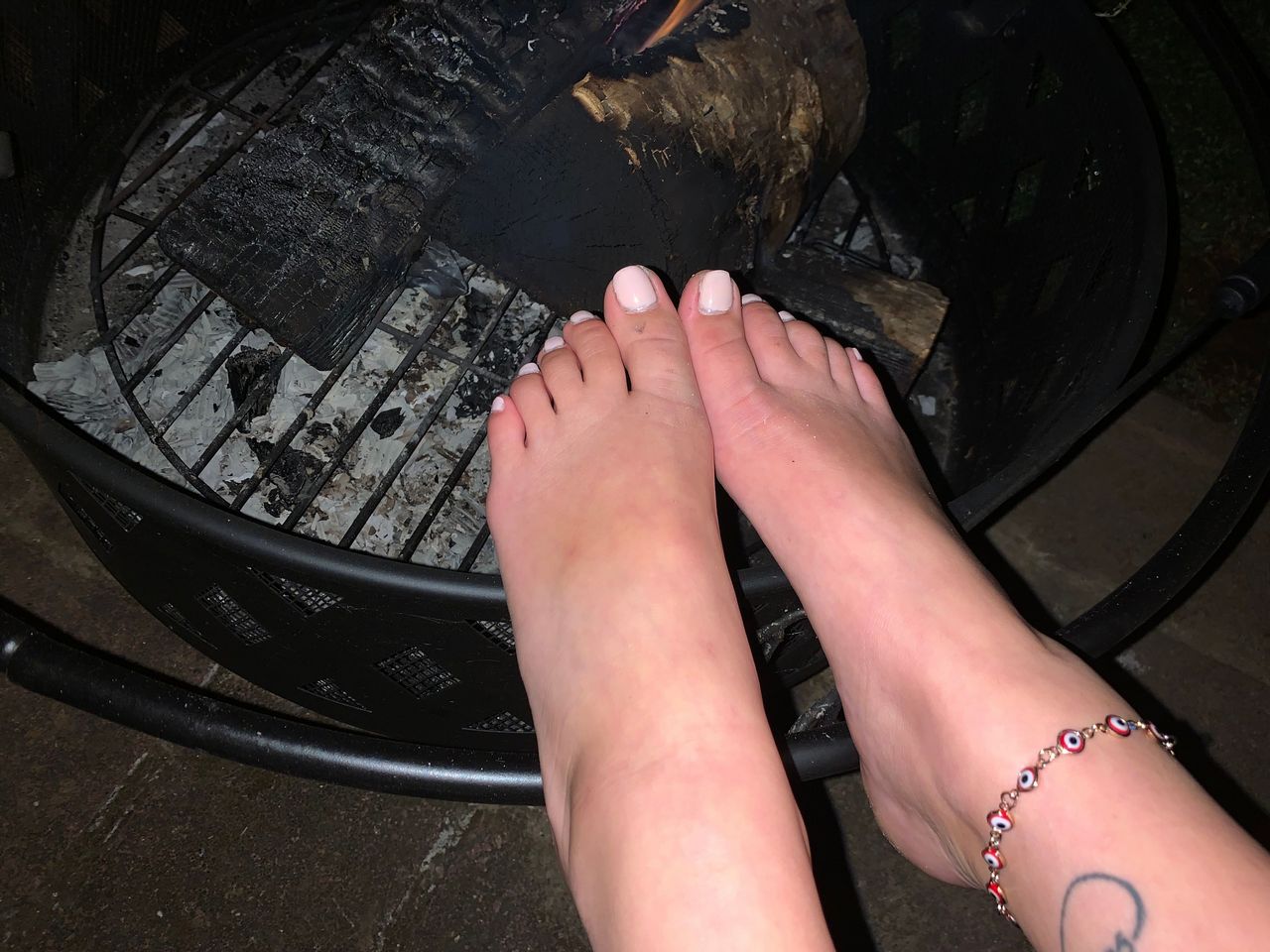 Kelsey Lewis Check Out My Toes By The Fire