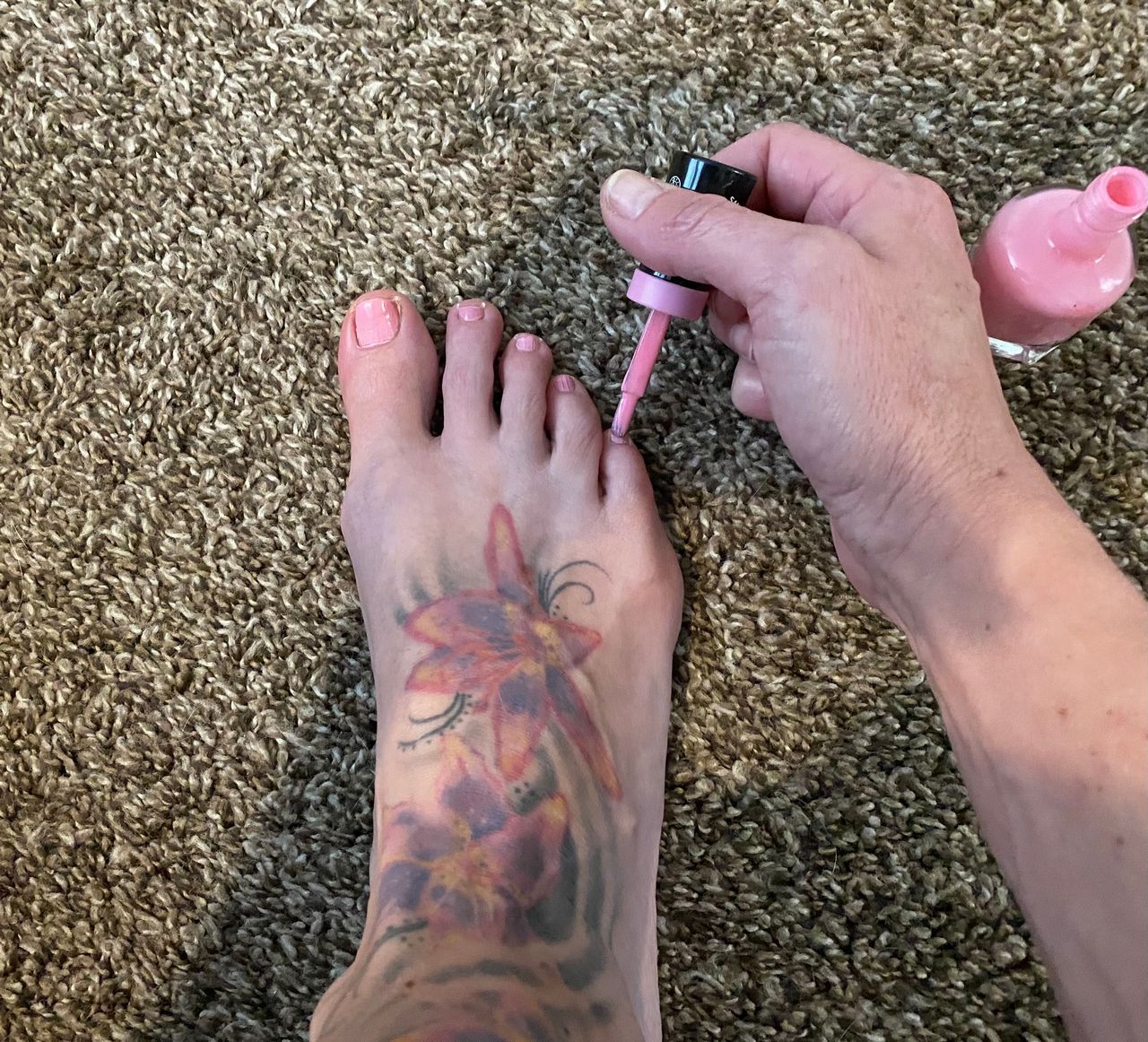 Lilytatt Painting Toes