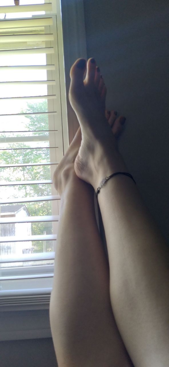 Scarletrenee Cutte Feet And Long Legs