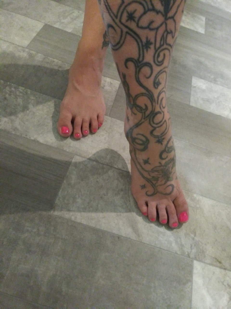 Sexy Tattooed Foot Goddesss Just A Little Tease For You