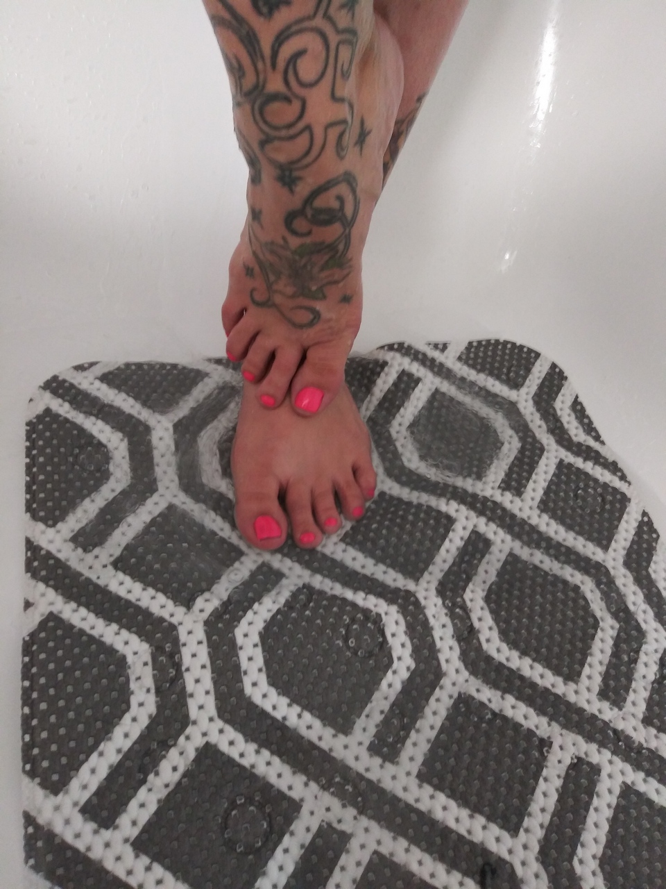 Sexy Tattooed Foot Goddesss Just A Little Tease For You