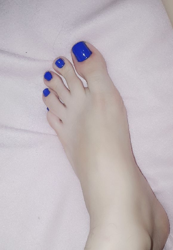 Tini Blue Nails