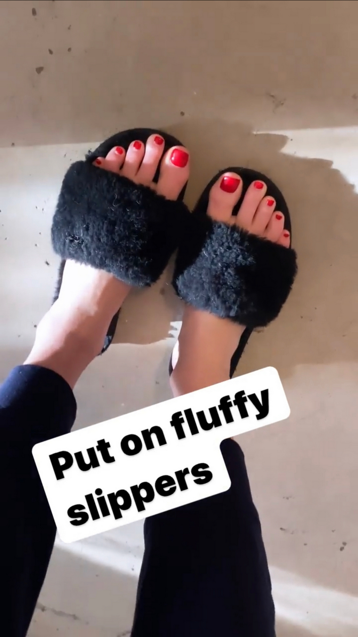 Elizabeth Banks Feet