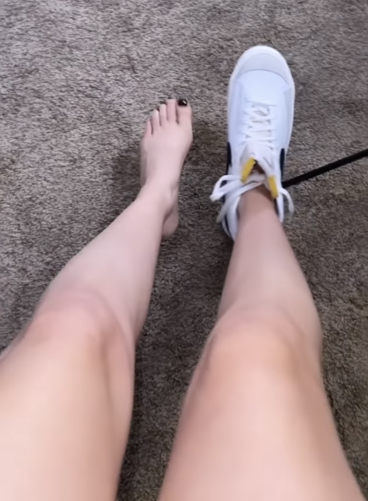 Indiana Massara Feet