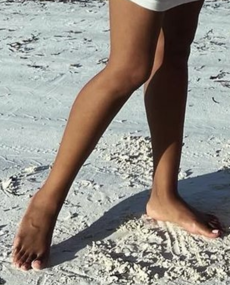 Klaudia El Dursi Feet