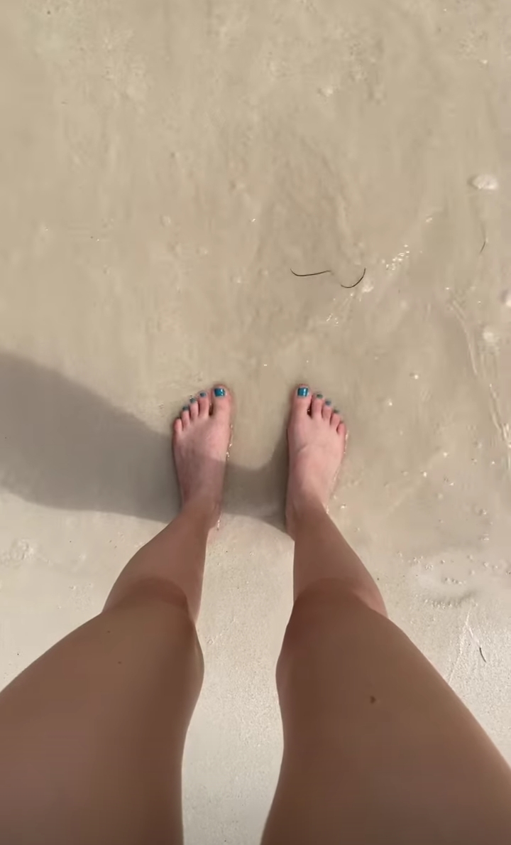 Luna Baxter Feet