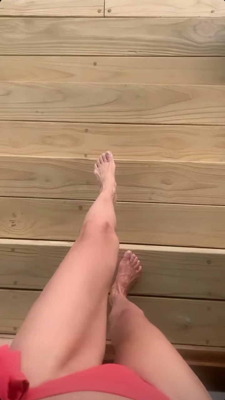 Mathilde Favier Feet