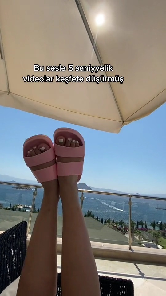 Samra Rahimli Feet