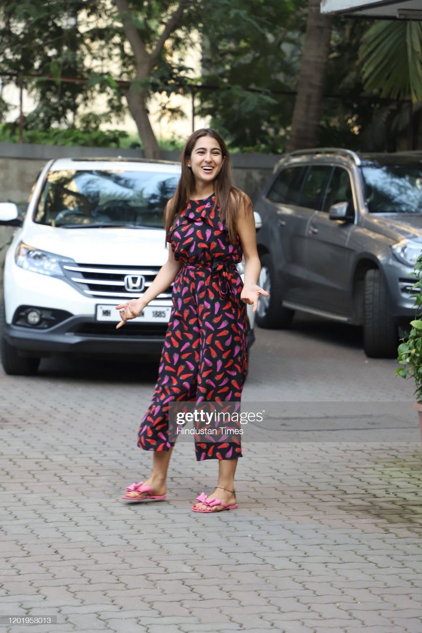 Sara Ali Khan Feet