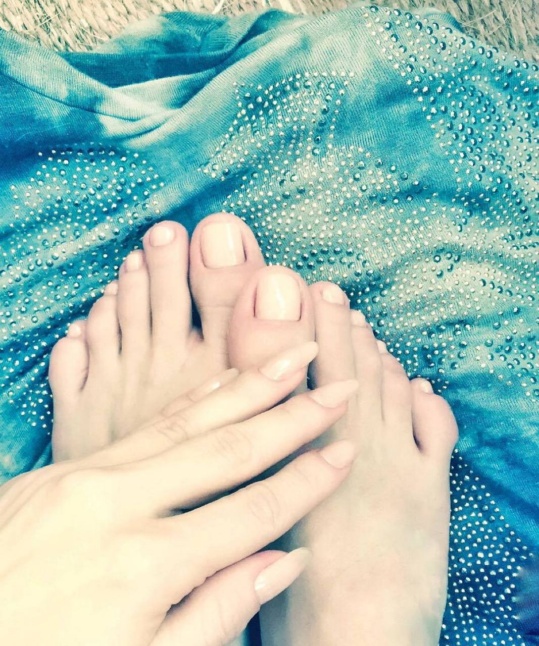 Aline Dahlen Feet