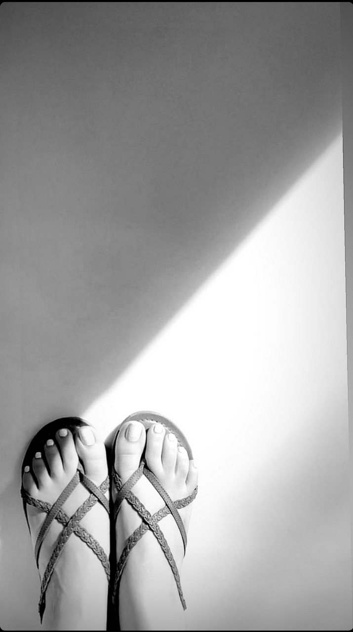 Amrit Sandhu Feet