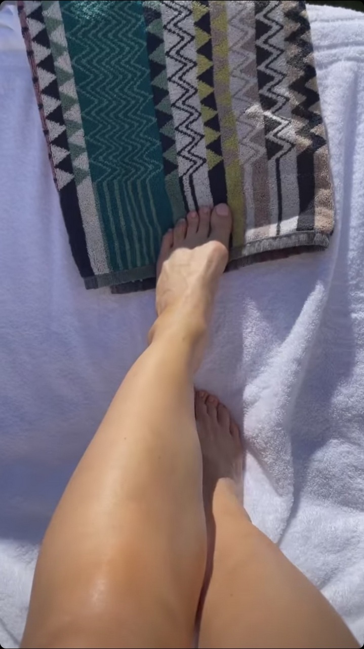 Andrea Delogu Feet