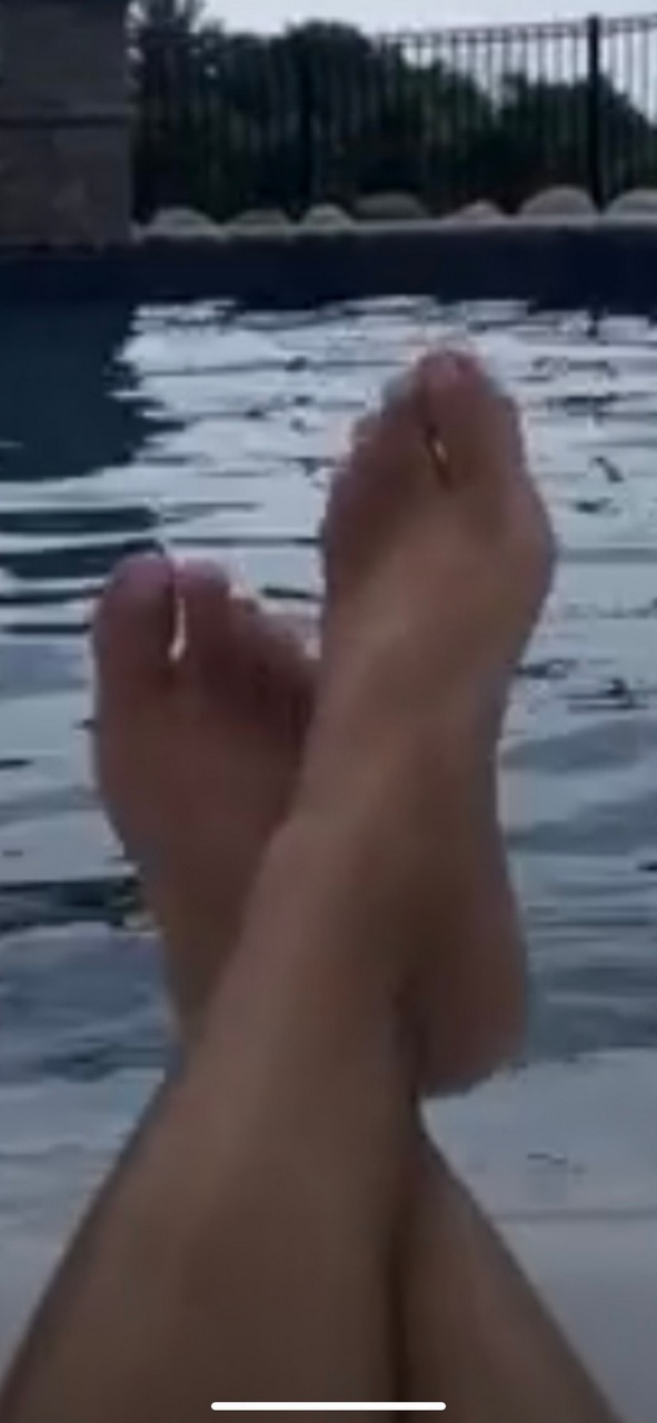 Athena Salvagno Feet