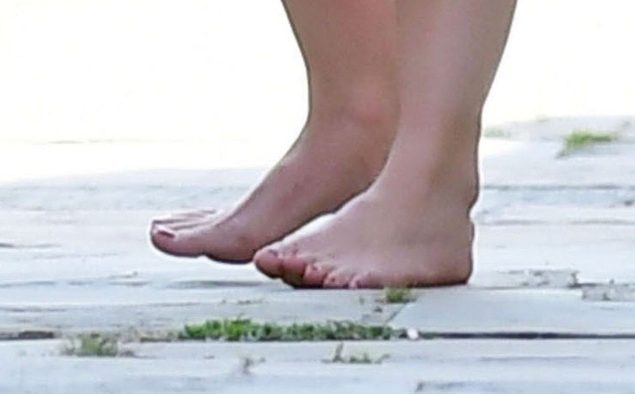 Daisy Lowe Feet