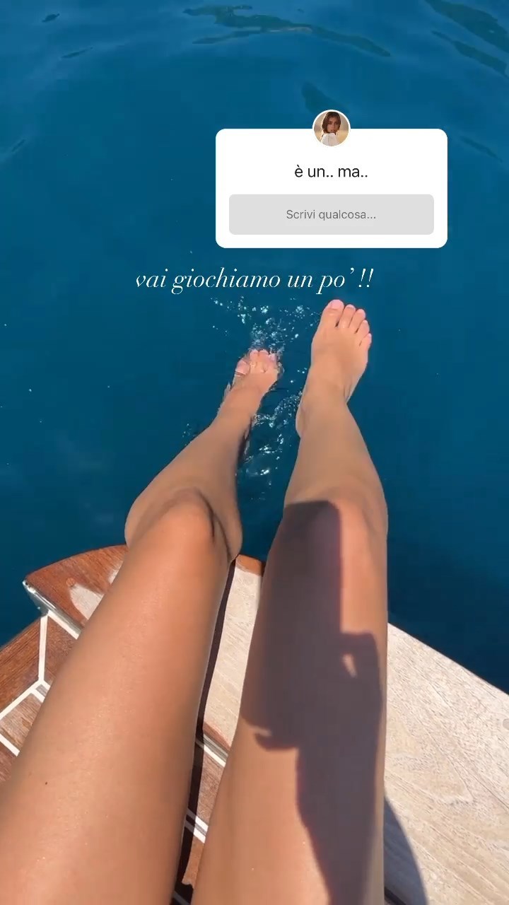 Elisa Visari Feet