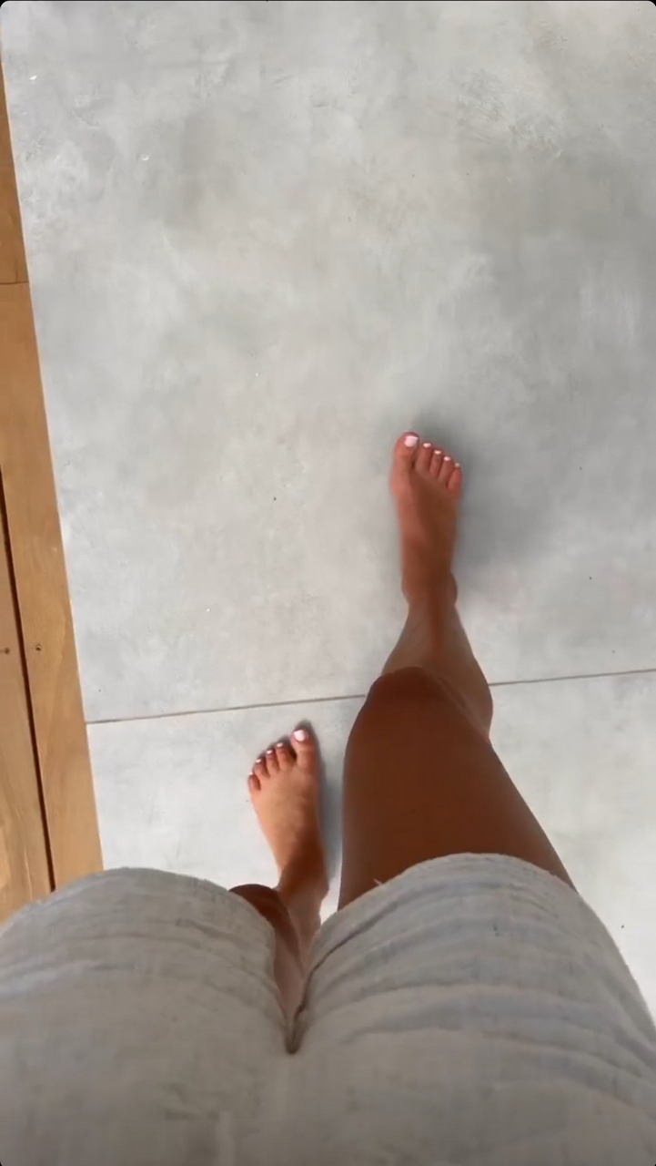 Fiona Deshayes Feet
